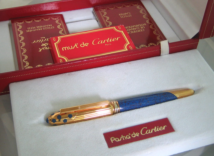 ปากกาหมึกซึม Cartier panthere laq blue fontain classic  for man, lady ปากเป็นทอง 18k (750) size F ตั 12