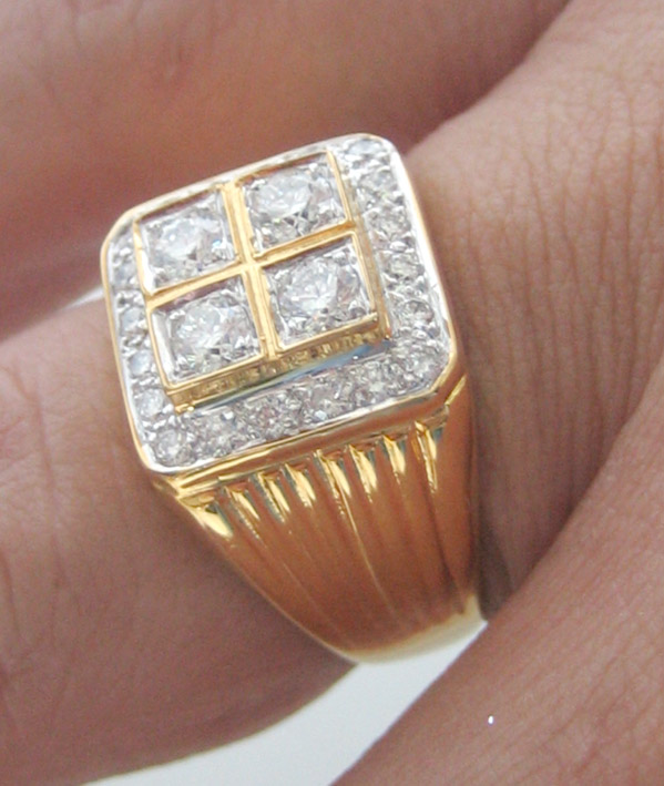 แหวนทองประดับเพชรแท้เม็ดหลักขนาด 0.13x4 กะรัต เม็ดรอง 0.025x20 เม็ด น้ำขาวไฟดีไม่มีตำหนิ ตัวเรือนทอง