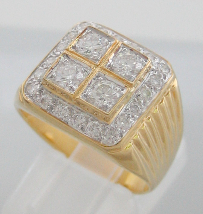 แหวนทองประดับเพชรแท้เม็ดหลักขนาด 0.13x4 กะรัต เม็ดรอง 0.025x20 เม็ด น้ำขาวไฟดีไม่มีตำหนิ ตัวเรือนทอง 1