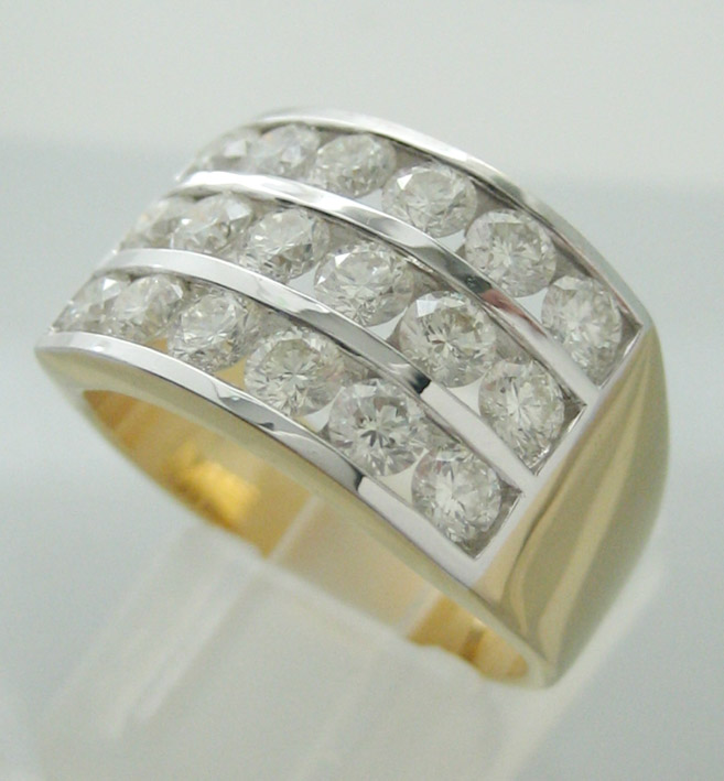 แหวนทองคำประดับเพชรแท้ขนาด 0.12x18 กะรัต เบลเยี่ยมคัตไฟดีไม่มีตำหนิ น้ำขาว 97 ตัวเรือนทอง 90 น้ำหนั 1