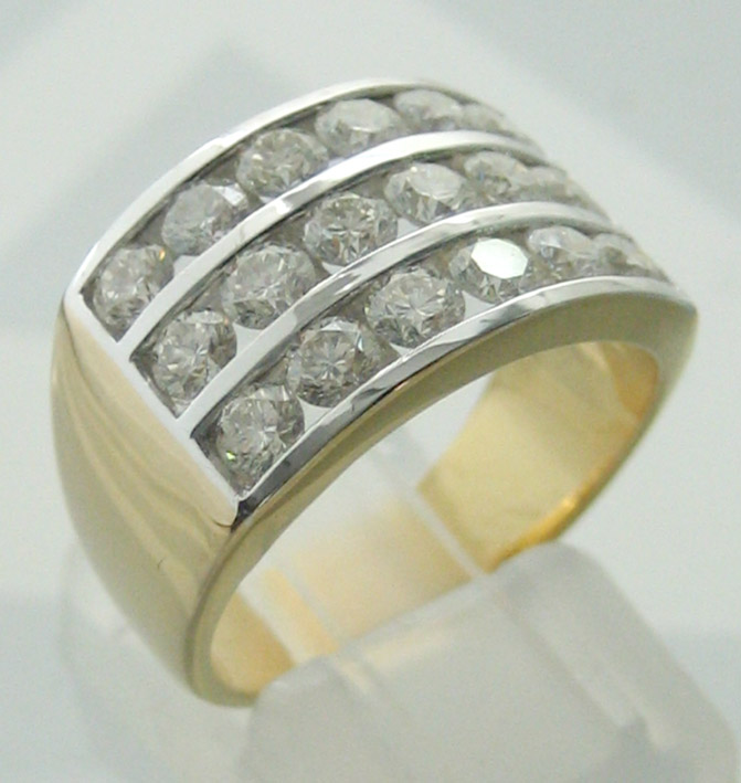 แหวนทองคำประดับเพชรแท้ขนาด 0.12x18 กะรัต เบลเยี่ยมคัตไฟดีไม่มีตำหนิ น้ำขาว 97 ตัวเรือนทอง 90 น้ำหนั 3