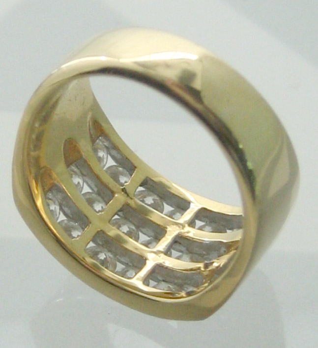 แหวนทองคำประดับเพชรแท้ขนาด 0.12x18 กะรัต เบลเยี่ยมคัตไฟดีไม่มีตำหนิ น้ำขาว 97 ตัวเรือนทอง 90 น้ำหนั 4