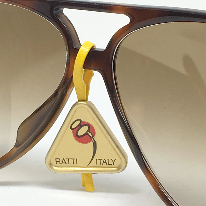 แว่นกันแดด PERSOL RATTI P-0693 ITALY Vintage 1980\'s size 52/127/130 เหมาะสำหรับบุรุษ สตรี เลนส์เทาน 4