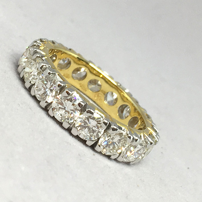 แหวนทองคำประดับเพชรแท้ฝังเตย ขนาดเพชร 0.30x17 กะรัต น้ำขาวสวยไฟดี ตัวเรือนทอง 90 น้ำหนักช่างรวม 8 ก