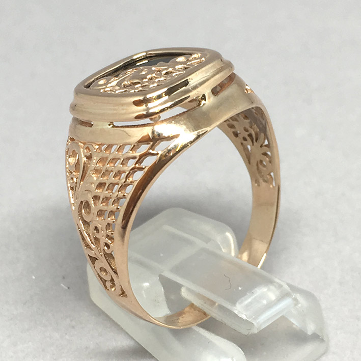 แหวนทองชาย Dandy 9k ฉลุลาย ประดำหินนิลดำ ตัวเรือนทอง Pink gold 375 น้ำหนักทองช่างรวม 7.3 กรัม ขนาดวง 1
