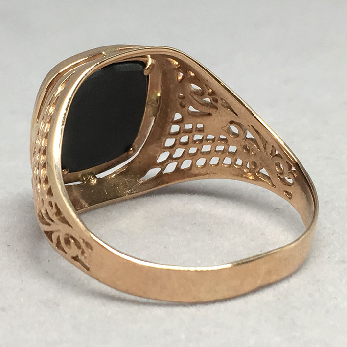 แหวนทองชาย Dandy 9k ฉลุลาย ประดำหินนิลดำ ตัวเรือนทอง Pink gold 375 น้ำหนักทองช่างรวม 7.3 กรัม ขนาดวง 3