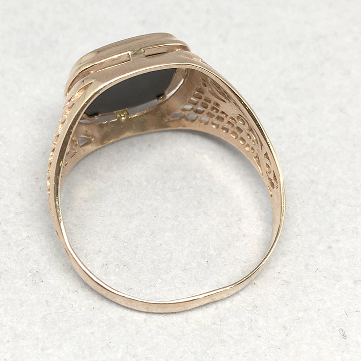 แหวนทองชาย Dandy 9k ฉลุลาย ประดำหินนิลดำ ตัวเรือนทอง Pink gold 375 น้ำหนักทองช่างรวม 7.3 กรัม ขนาดวง 5