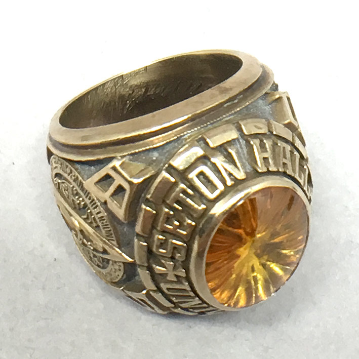 แหวนทอง USA SEATON HALL UNIVER CITY 1971 ประดับพลอยเหลือง ตัวเรือนทอง 10k yellow gold น้ำหนักทองรวม 4