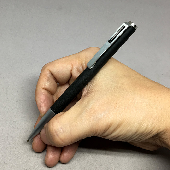 ปากกาหมึกหมึกแห้ง MONTBLANC Classic (เสือซ่อนเล็บ) Ball point 1990 ตัวด้ามอครีลิคดำพ่นทรายด้าน ชุดเห
