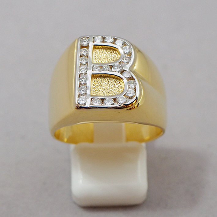 แหวนทองคำรูปทรงตัว B ประดับเพชรแท้รวมน้ำหนัก 0.50 กะรัต ขนาดหน้าแหวน 16.5mm ตัวเรือนทองคำ 90 น้ำหนั 1