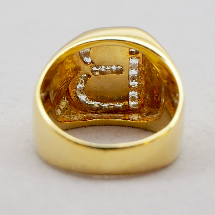 แหวนทองคำรูปทรงตัว B ประดับเพชรแท้รวมน้ำหนัก 0.50 กะรัต ขนาดหน้าแหวน 16.5mm ตัวเรือนทองคำ 90 น้ำหนั 4