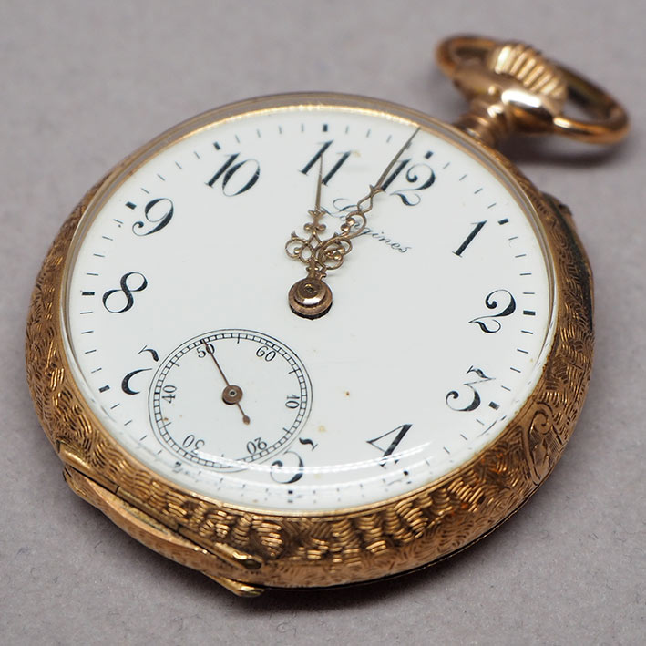 นาฬิกาพกทองคำ LONGINES Grand prix PARIS 1900 หน้าปัดกระเบื้องแท้พิมพ์อารบิคดำ เดินเวลาด้วยเข็มฉลุลาย
