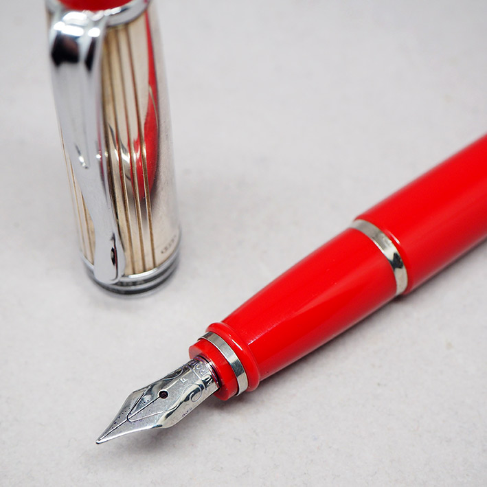 ปากกาหมึกซึม AURORA ITALY foutain pen ปลายปากเขียนไซร์ F ตัวเรือนแยกเป็น 2 วัสดุปลอกบน silver 925 ชุ