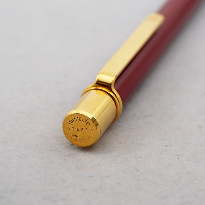 ปากกาพร้อมไฟแช็ค CARTIER collection ตัวเรือนสีแดง ชุดโลหะเคลือบทองหนา สภาพสวยสมบูรณ์ หายากน่าสะสม 4