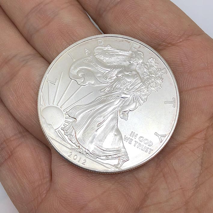 เหรียญสะสม UNITED DTTES OF AMERICA LIRFRTY IN GOT WE TRUST ONE DOLLAR ตัวเรือน fine silver 1OZ. เหรี