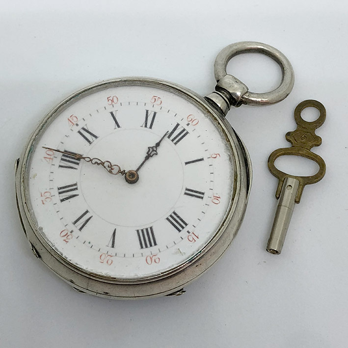 นาฬิกาพกไขลาน pocket watch 1900 ขนาดตัวเรือน 45 mm หน้าปัดกระเบื้องขาวพิมพ์โรมันดำ เดินเวลา 2 เข็มโร