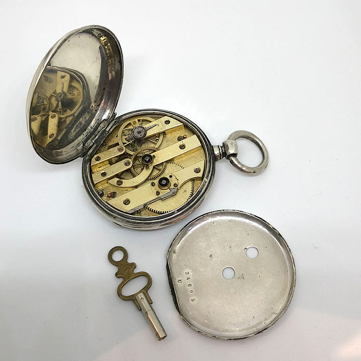 นาฬิกาพกไขลาน pocket watch 1900 ขนาดตัวเรือน 45 mm หน้าปัดกระเบื้องขาวพิมพ์โรมันดำ เดินเวลา 2 เข็มโร 4