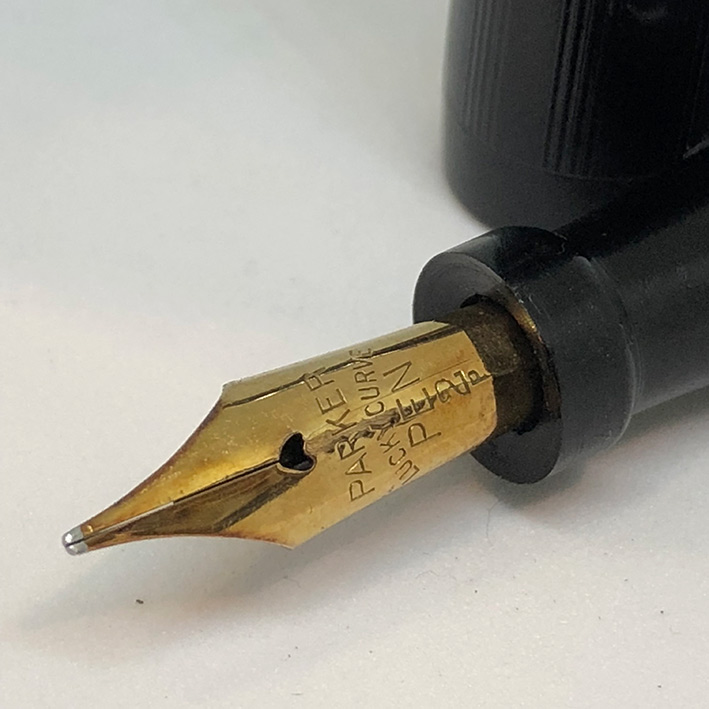 ปากกาหมึกซืมห้อยคอ Parker ปี 1911 รุ่น Lucky Curve ปลากปากทองขนาดลายเส้นเบอร์ 2 ตัวด้ามแบกกาไลท์ ดีไ 2