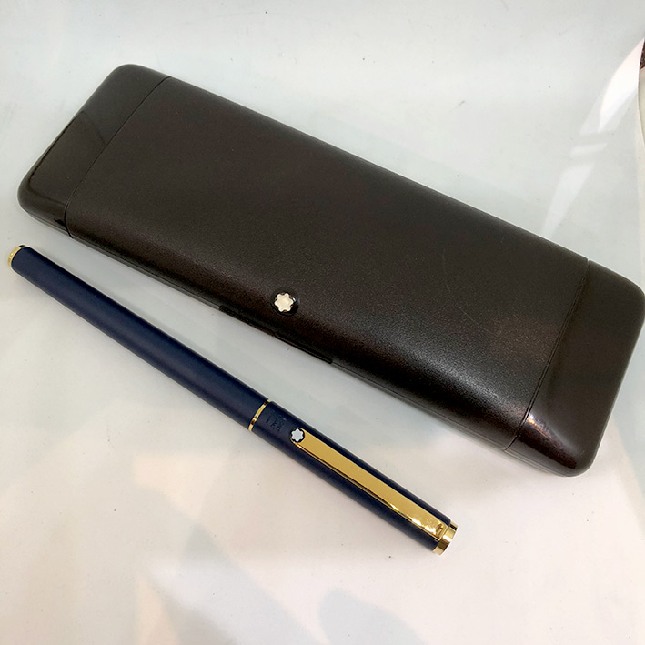 ปากกาหมึกหมึกซึม MONTBLANC Classic Fountain pen 1990 ตัวด้ามเคลือบสีน้ำเงินเข้มด้าน ชุดเหน็บทอง ระบบ