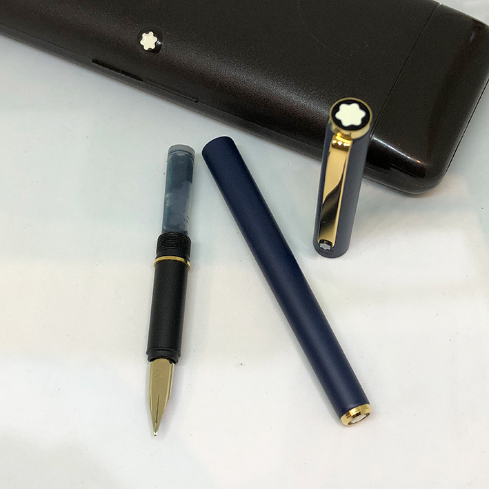 ปากกาหมึกหมึกซึม MONTBLANC Classic Fountain pen 1990 ตัวด้ามเคลือบสีน้ำเงินเข้มด้าน ชุดเหน็บทอง ระบบ 4