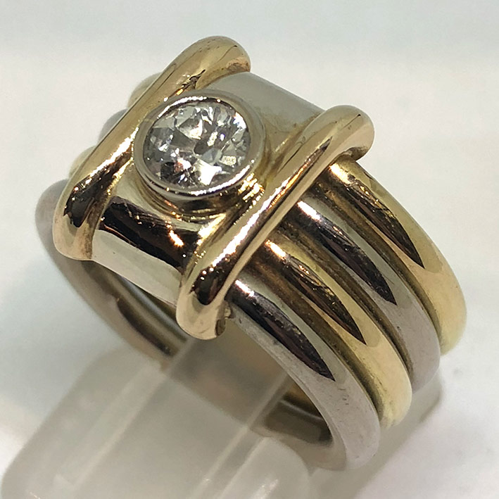 แหวนทองเค (งานนอก) ประดับเพชรแท้ขนาด 0.50 กะรัต น้ำขาว 96 (มีตำหนิ) ตัวเรือนทองคำ 14k (585) สลับลวดล