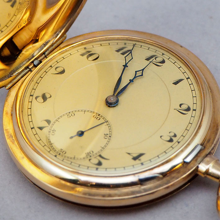 นาฬิกาพกไขลาน pocket watch 1900 ขนาดตัวเรือน 51 mm หน้าปัดกระเบื้องเหลืองครีมพิมพ์อารบิคดำ เดินเวลา 1