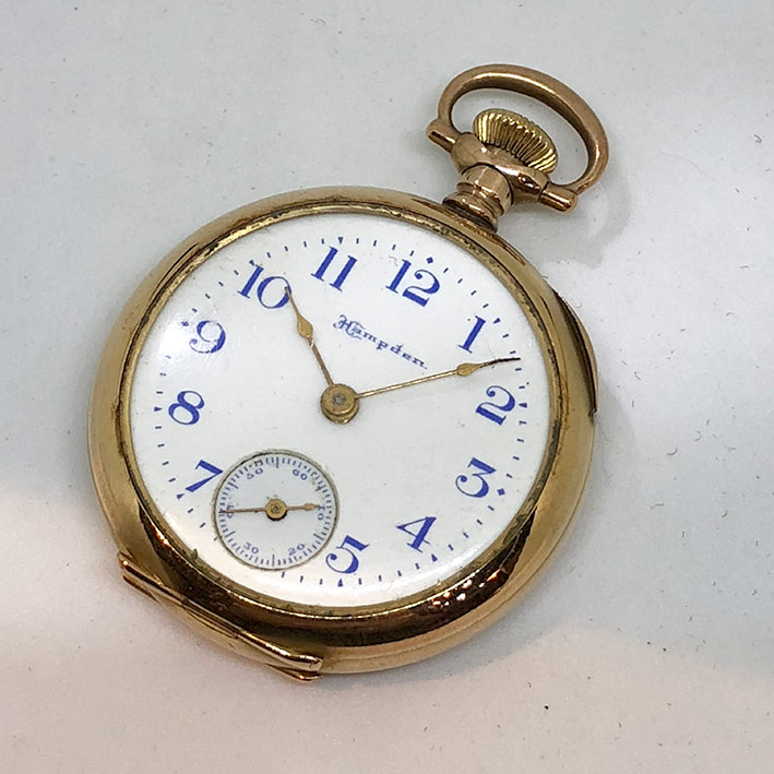 นาฬิกาพกไขลาน HAMPDEN pocket watch 1900 ขนาดตัวเรือน 32 mm หน้าปัดกระเบื้องขาวพิมพ์โรมันดำ เดินเวลา