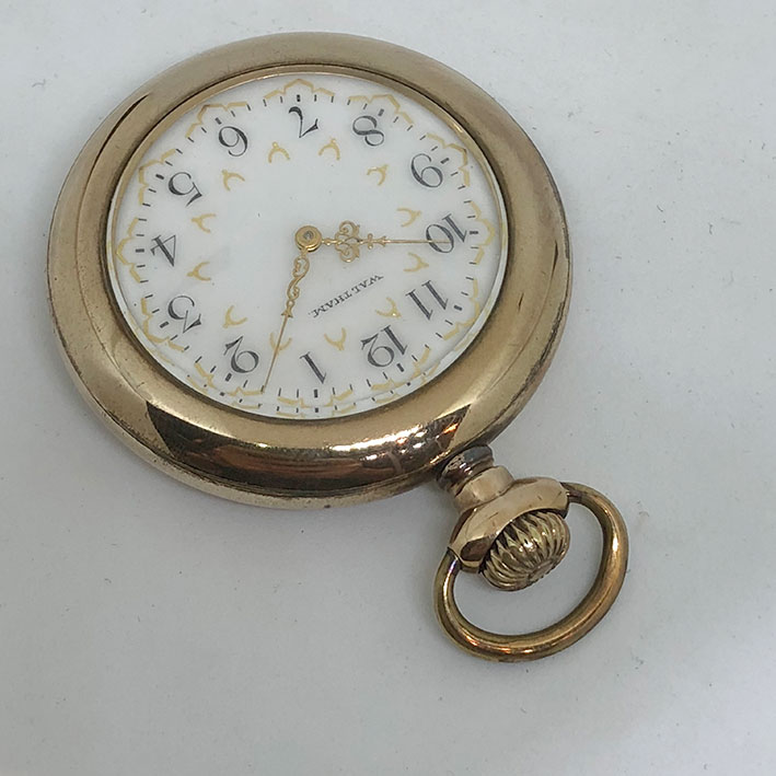 นาฬิกาพกไขลาน WALTHAM pocket watch 1950 ขนาดตัวเรือน 45 mm หน้าปัดกระเบื้องขาวพิมพ์อารบิคดำ สลับลวดล 1