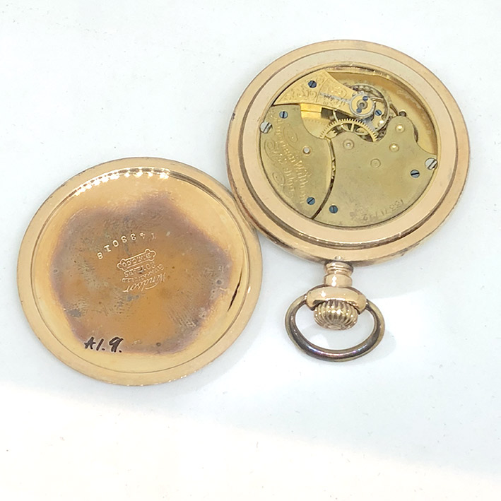 นาฬิกาพกไขลาน WALTHAM pocket watch 1950 ขนาดตัวเรือน 45 mm หน้าปัดกระเบื้องขาวพิมพ์อารบิคดำ สลับลวดล 3
