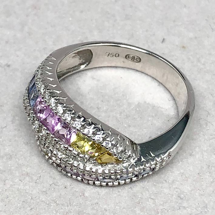 แหวนทองขาวพลอยหลากสี ฝังเพชรแท้รวม 0.30 กะรัต ประดับพลอยเนื้ออ่อนหากสี ตัวเรือนทองขาว 18k น้ำหนักทอง 2