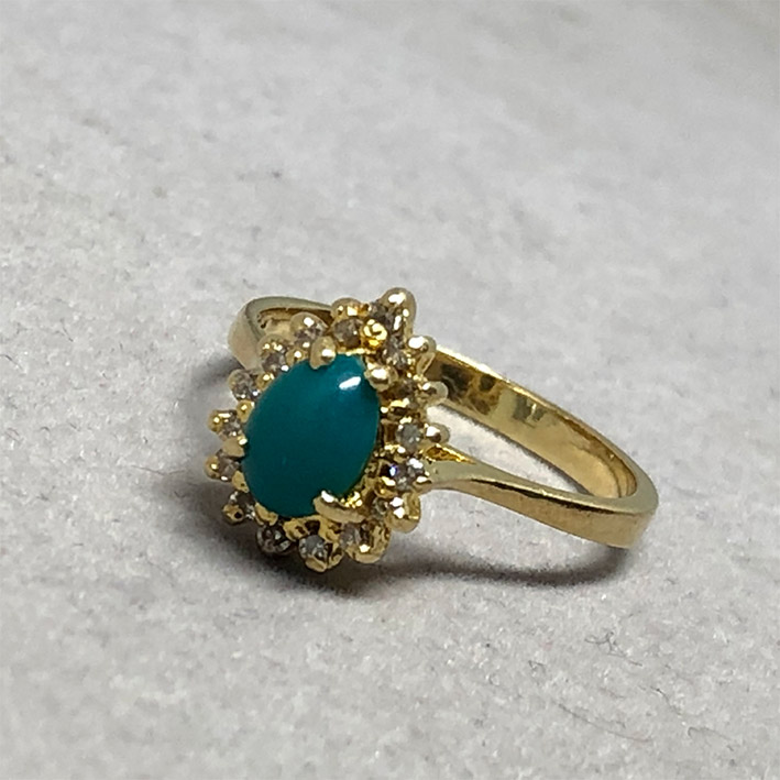 แหวนทองขาว Antique style ฝังเพชรแท้ 16 เม็ด ประดับหินหยกเขียว วัสดุตัวเรือนทอง 18k white gold 750 น้