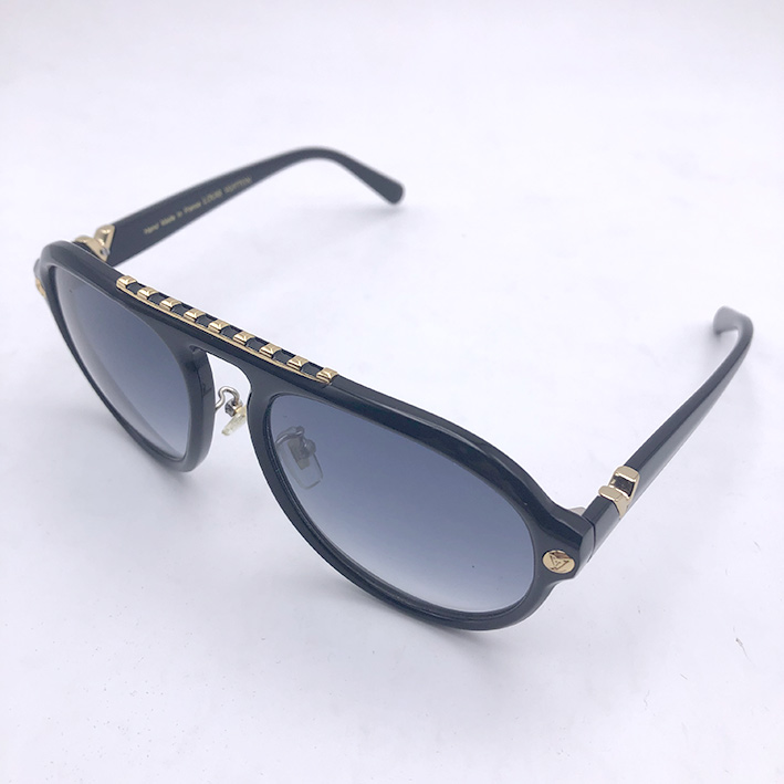 แว่นกันแดด LOUIS VUITTON Aviator Studded Z2357E Black 1