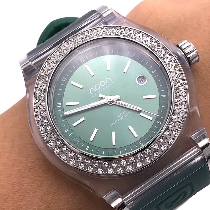 NOON Copenhgen Date Crystal quartz ใส่ได้ทั้งชาย และหญิง ขนาดตัวเรือน 45mm หน้าปัดเขียวสไลด์เงา กระจ 6