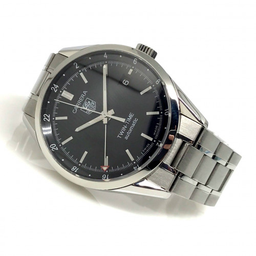 TAG HEUER CARRERA twin-time auto date ขนาด 38mm หน้าปัดดำประดับหลักเวลาขีดพรายน้ำ บอกวันที่ตำแหน่ง 3 1