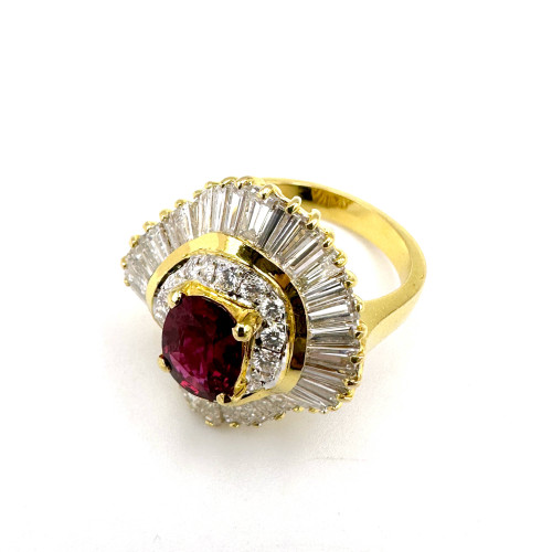 Gold ring with 36 Baguette diamonds, total weight 3.6 ct and 16 Kesorn diamonds, total weight 0.56 c 1