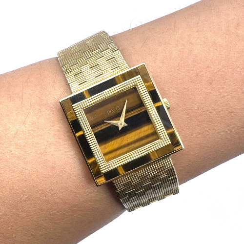 PIAGET Tiger Eye Dial 18k Yellow Gold 1970s Manual Winding Unisex Size 25x25 mm. (Rare item)