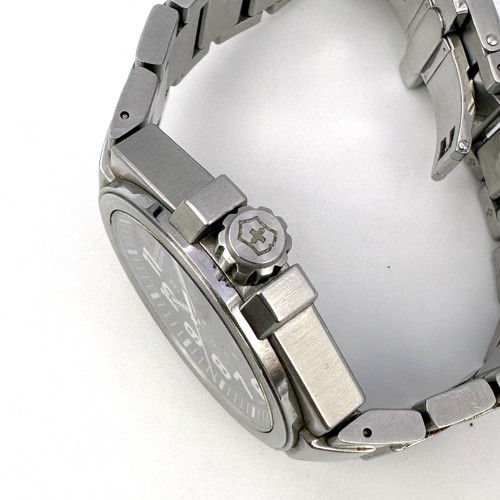 VICTORINOX Swiss Army Infantry 100m Quartz Date Size 42 mm. (Pre-owned) 2