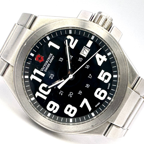 VICTORINOX Swiss Army Infantry 100m Quartz Date Size 42 mm. (Pre-owned) 1