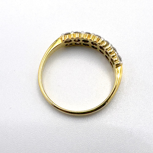 แหวนทองคำฝังเพชรแท้รูปทรงกลมเกสรขนาด 0.04x14 กะรัต น้ำขาว 96-97 ตัวเรือนทอง yellow gold น้ำหนักทองรว 7