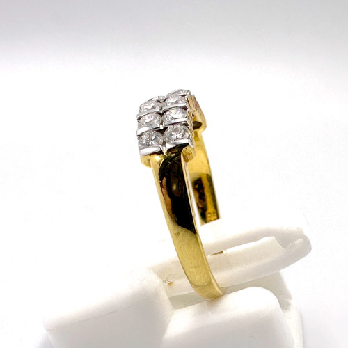 แหวนทองคำฝังเพชรแท้รูปทรงกลมเกสรขนาด 0.04x14 กะรัต น้ำขาว 96-97 ตัวเรือนทอง yellow gold น้ำหนักทองรว 3