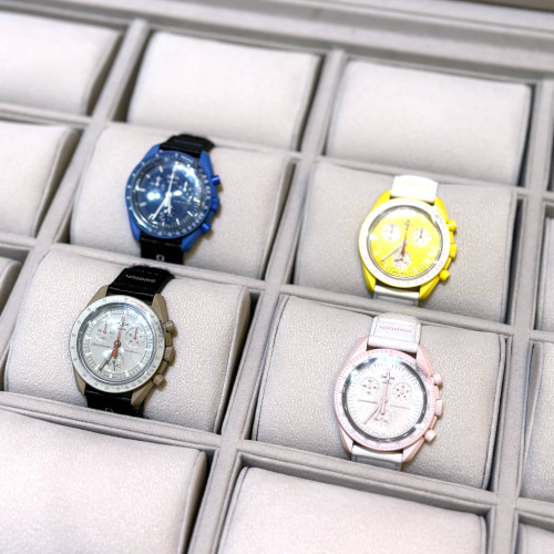 ชุดหีบกระเป๋าคอลเลคชั่นสั่งทำพิเศษ SWATCH x OMEGA สำหรับผู้ที่นิยมสะสมนาฬิกาให้ครบคอลเลคชั่น ขนาดมาต 2
