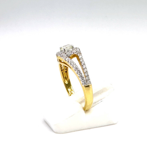 Gold ring with genuine diamonds, main stone size 0.28 carat (Pre-owned) 3