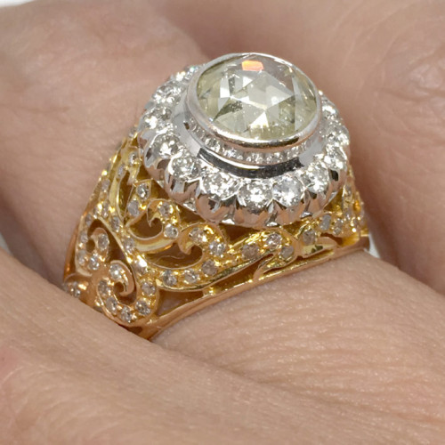 แหวนทองคำฉลุลายรูปทรงคลาสสิค ฝังเพชรแท้เม็ดเดี่ยวเจียรไนรูปเหลี่ยมลูกโลก ขนาดเพชรหน้าดูขนาดใหญ่ น้ำห 5