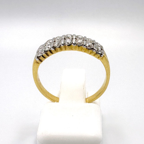 แหวนทองคำฝังเพชรแท้รูปทรงกลมเกสรขนาด 0.04x14 กะรัต น้ำขาว 96-97 ตัวเรือนทอง yellow gold น้ำหนักทองรว 2