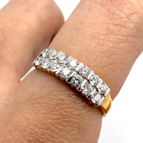 แหวนทองคำฝังเพชรแท้รูปทรงกลมเกสรขนาด 0.04x14 กะรัต น้ำขาว 96-97 ตัวเรือนทอง yellow gold น้ำหนักทองรว 8