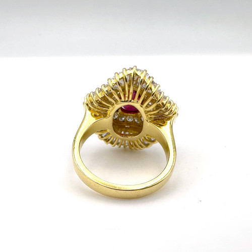 Gold ring with 36 Baguette diamonds, total weight 3.6 ct and 16 Kesorn diamonds, total weight 0.56 c 3