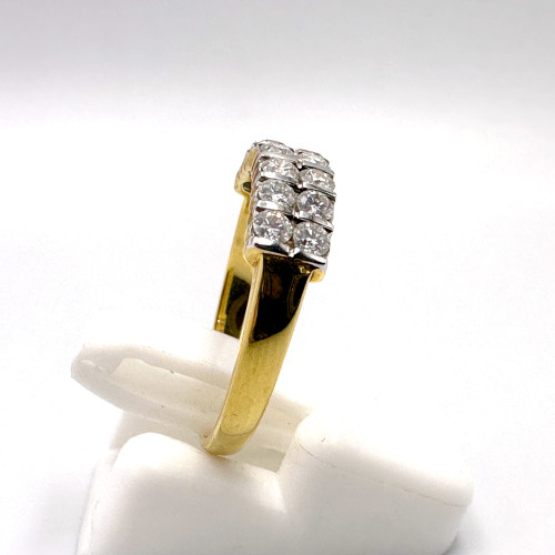 แหวนทองคำฝังเพชรแท้รูปทรงกลมเกสรขนาด 0.04x14 กะรัต น้ำขาว 96-97 ตัวเรือนทอง yellow gold น้ำหนักทองรว 5