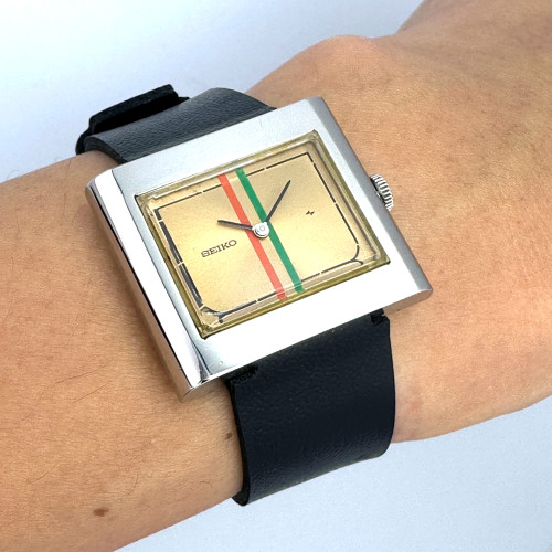 SEIKO Vintage 11-3810 ระบบไขลาน ใส่ได้ทั้งชาย-หญิง ขนาดตัวเรือน 30x25 mm. (Pre-owned) 8