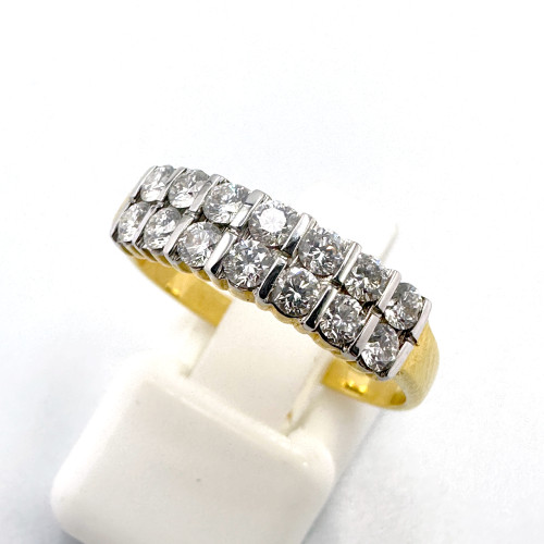 แหวนทองคำฝังเพชรแท้รูปทรงกลมเกสรขนาด 0.04x14 กะรัต น้ำขาว 96-97 ตัวเรือนทอง yellow gold น้ำหนักทองรว